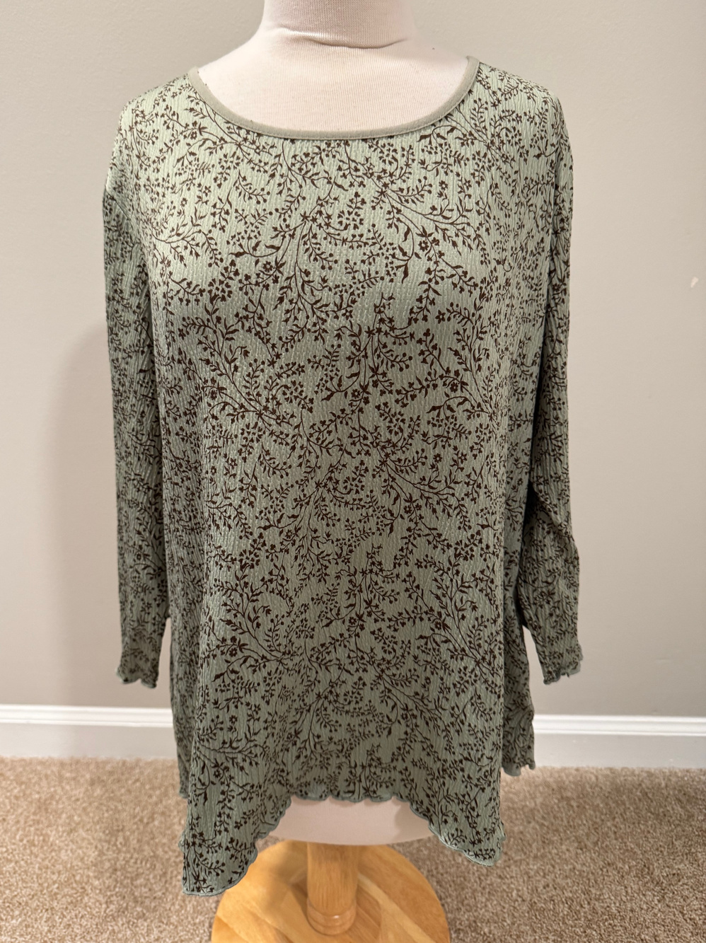 Croft & Barrow Womens 1X Blouse Top Sage Green Floral Plisse Crinkle Cottagecore